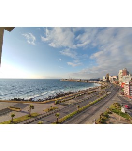 Se vende lindo departamento con vista al mar.